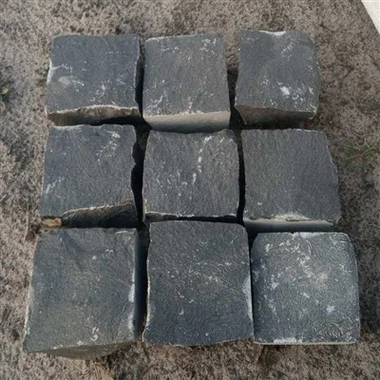 Sort basalt setter mørk basaltbelegg